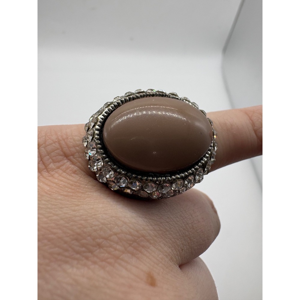 Vtg Silver Tone Taupe‎ Oval Cabochon Rhinestone Halo Statement Ring 6.25 - Picture 8 of 8